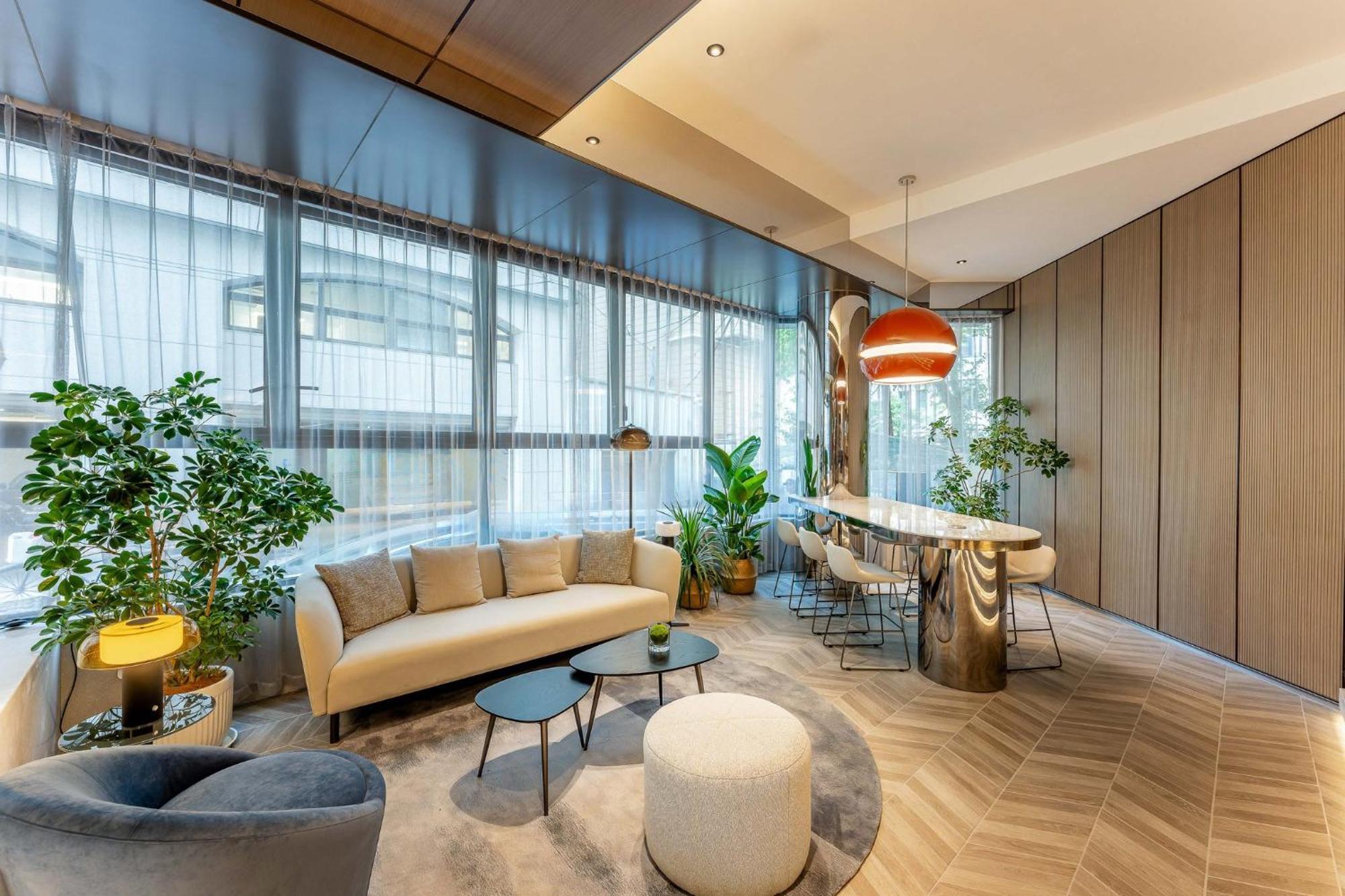 Express Jing'an Temple By Ihg Hotel 4*